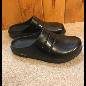 🔥MENS SZ 44 FANTURE RECOVERY SHOES